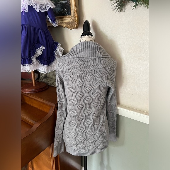 Calvin Klein Chunky Gray Long Sleeve Turtleneck Swirl Sweater 89.50‼️FINAL SALE - Picture 3 of 6